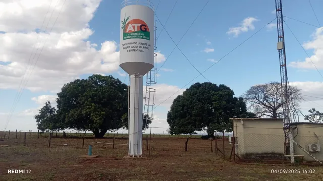 Reservatório e estrutura de abastecimento do projeto em Rochelândia